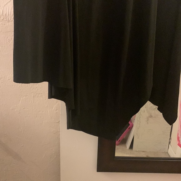 Black dress - Picture 4 of 5